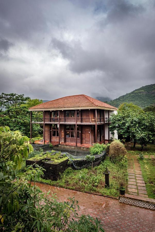 Saffronstays Boulevard Loghouse - A Wooden Chalet Amidst Nature Kārli المظهر الخارجي الصورة