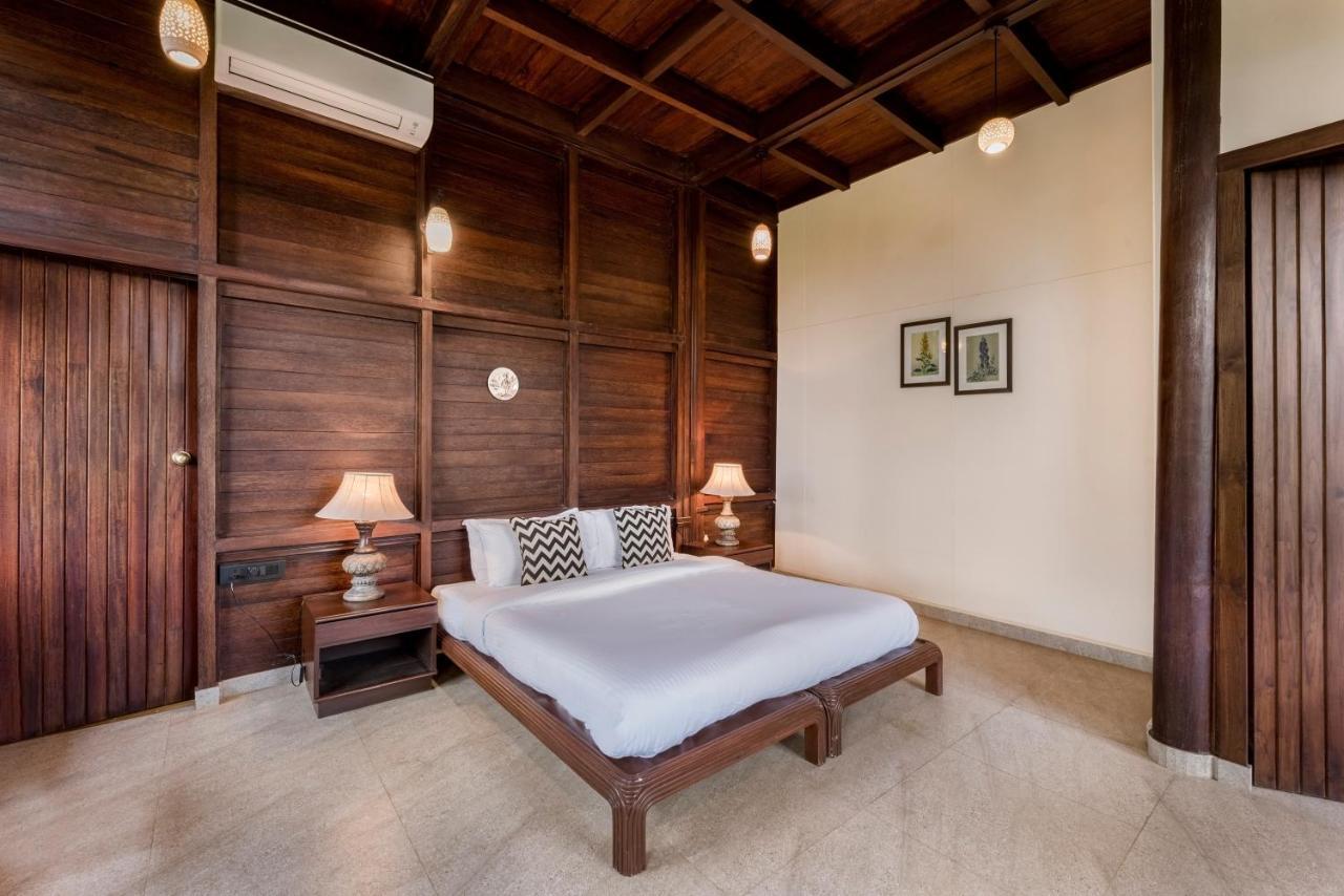 Saffronstays Boulevard Loghouse - A Wooden Chalet Amidst Nature Kārli المظهر الخارجي الصورة
