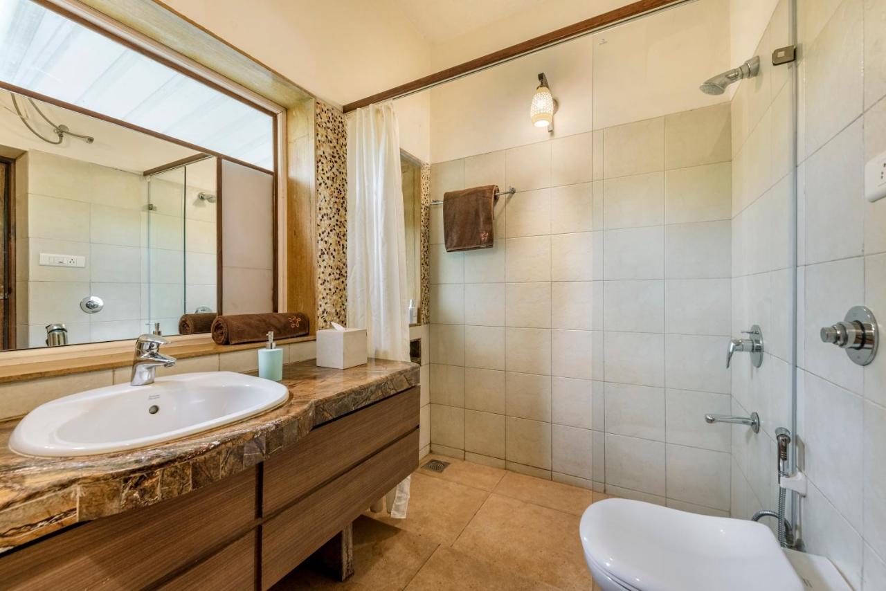 Saffronstays Boulevard Loghouse - A Wooden Chalet Amidst Nature Kārli المظهر الخارجي الصورة