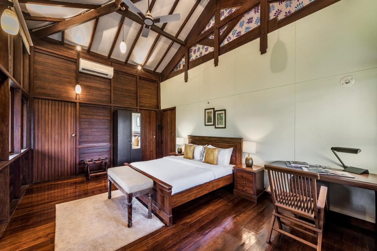 Saffronstays Boulevard Loghouse - A Wooden Chalet Amidst Nature Kārli المظهر الخارجي الصورة